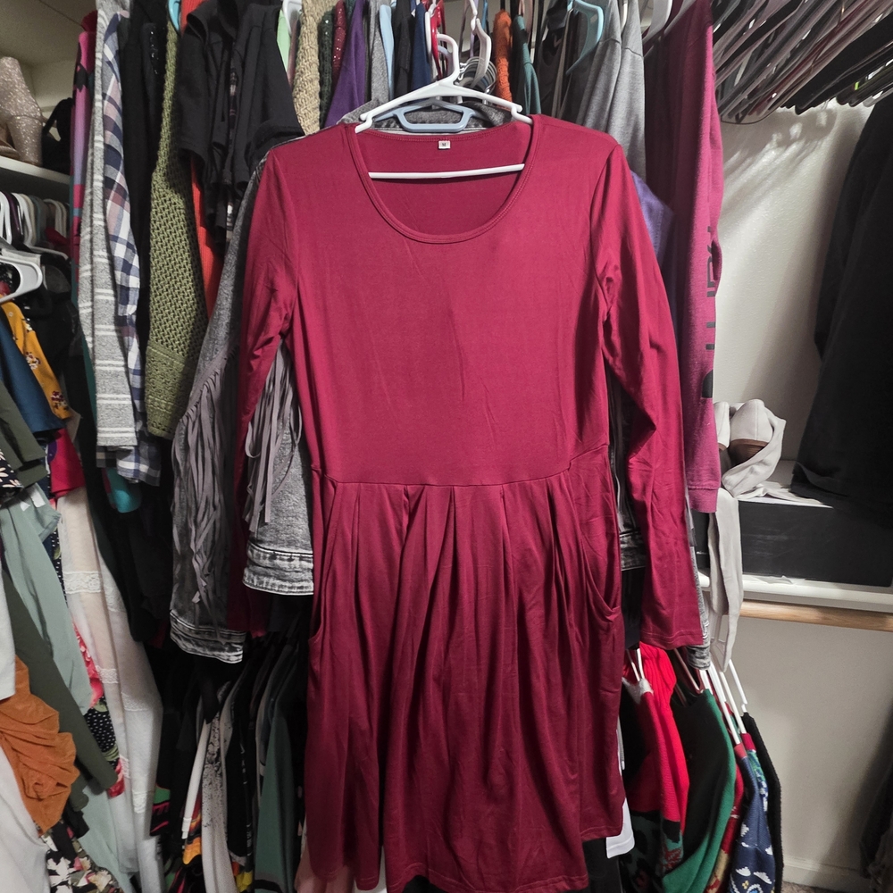 Elegant Burgundy Long Sleeve Dress